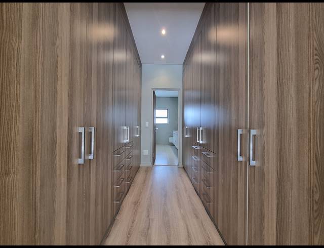 3 BEDROOM DUPLEX TO LET IN OAKLANDS